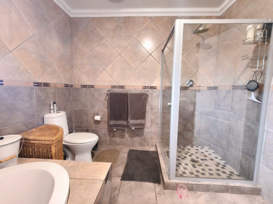 4 Bedroom Property for Sale in Oewersig North West
